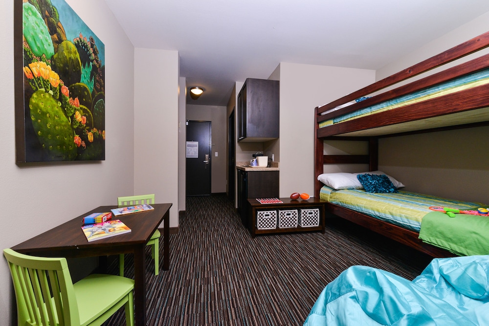 Holiday Inn Express & Suites Indio Coachella Valley by IHG - photo 8
