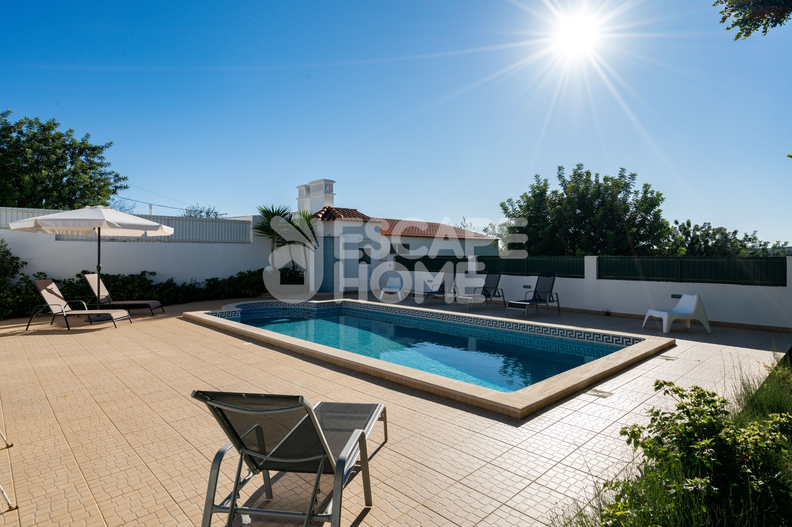 Villa Sunset Lovers — 4-Star Luxury Hotel in Alcantarilha, Portugal