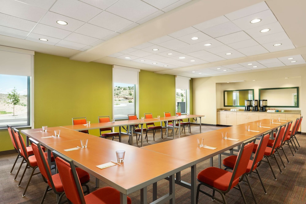 Home2 Suites by Hilton Farmington Bloomfield - photo 14