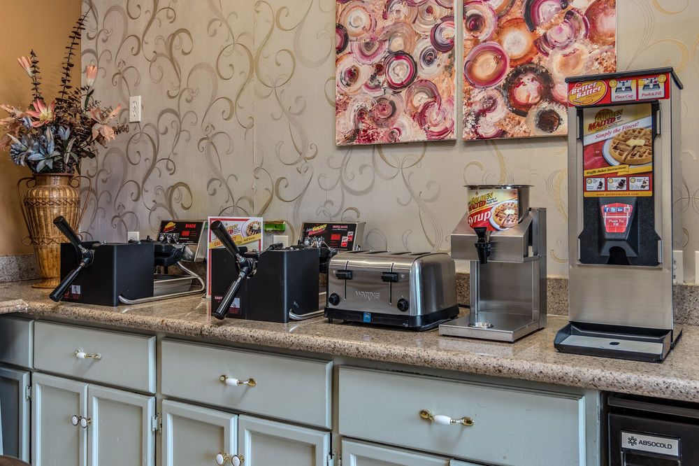 Howard Johnson Inn and Suites by Vancouver Mall - photo 5