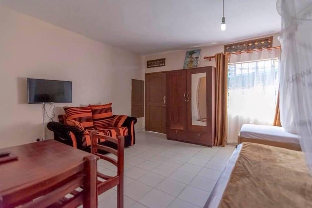 Safari Homes — 4-Star Luxury Hotel in Kampala, Republic of Uganda