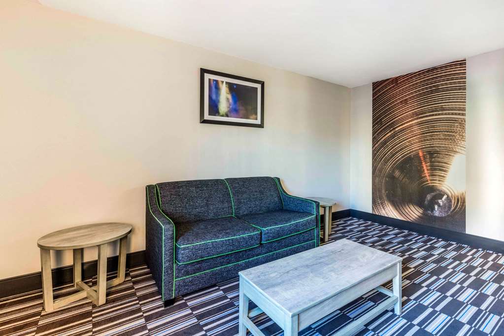 Comfort Inn Memphis Airport West - photo 29