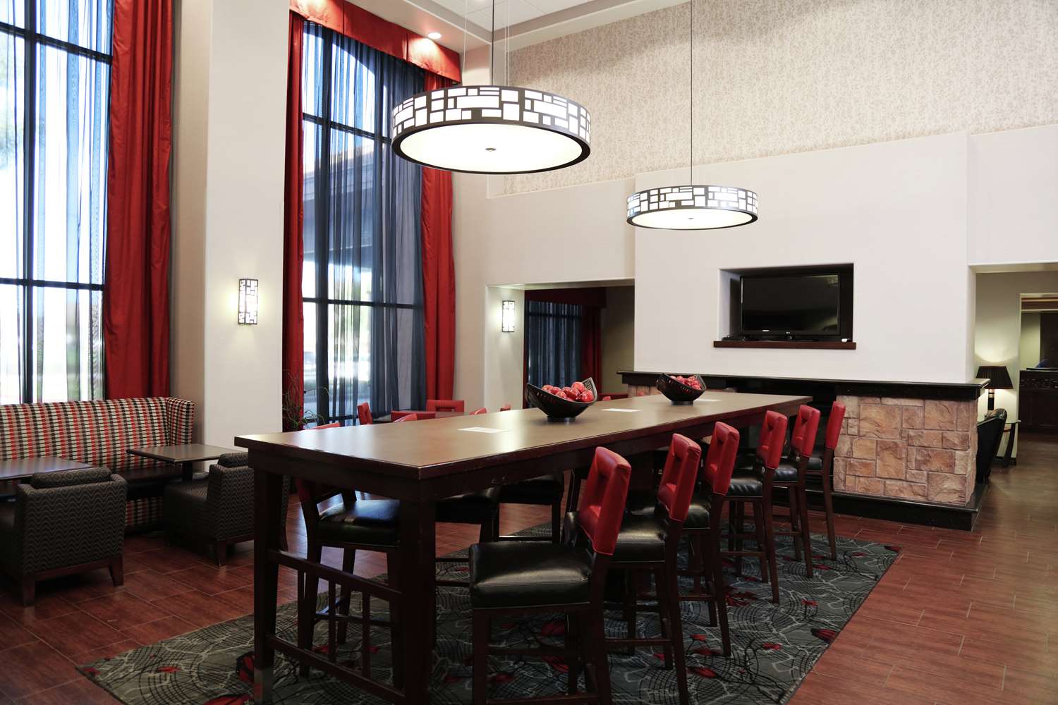 Hampton Inn & Suites Temecula - photo 11