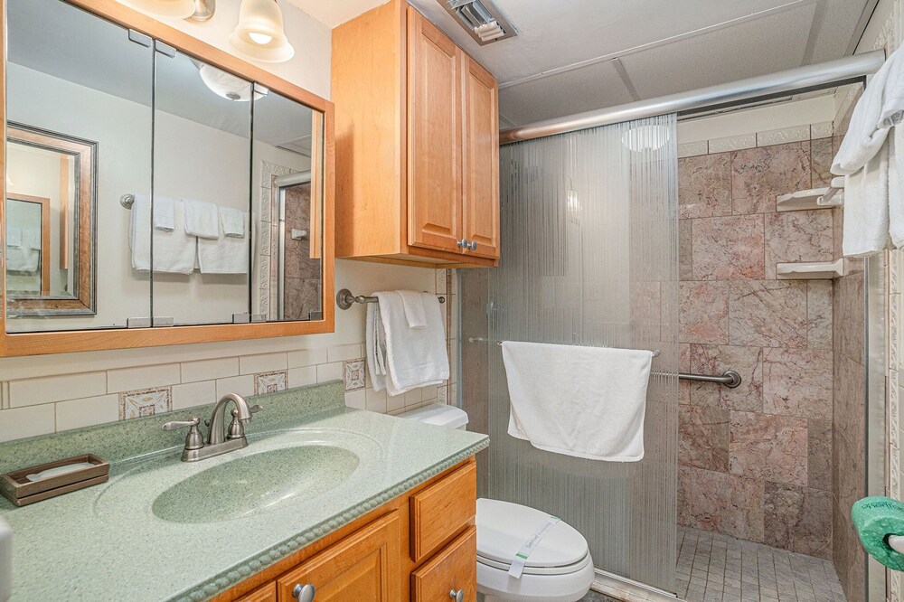 0304 Waters Edge Resort 1 Bedroom Condo by RedAwning - photo 9