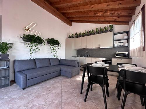 Loft Borgo dell'oca 21 — 4-Star Luxury Hotel in Peschiera Del Garda, Italy
