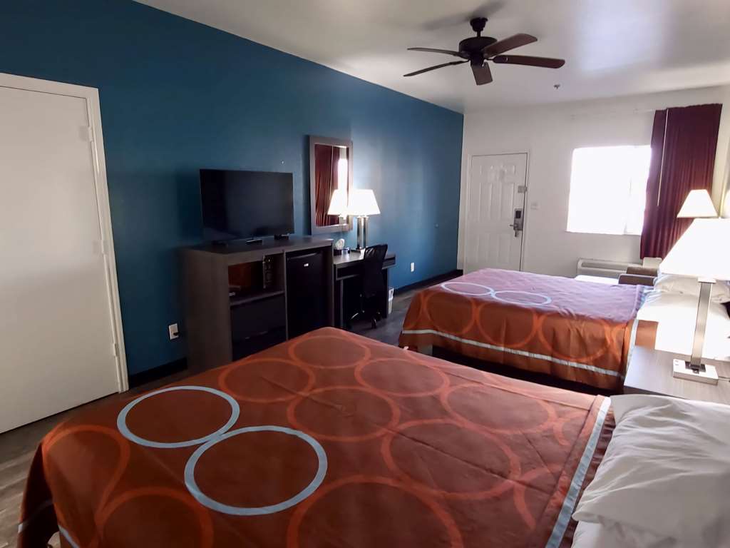 Super 8 by Wyndham Forney East Dallas - photo 9