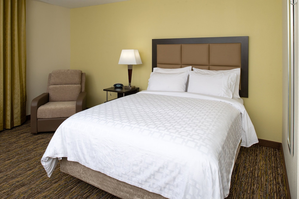 Candlewood Suites Olathe by IHG - photo 11