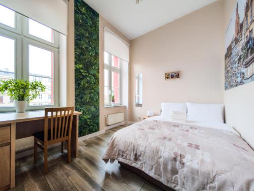 Wrocław Główny Comfort Apartment by BookingHost — 4-Star Luxury Hotel in Wroclaw, Poland