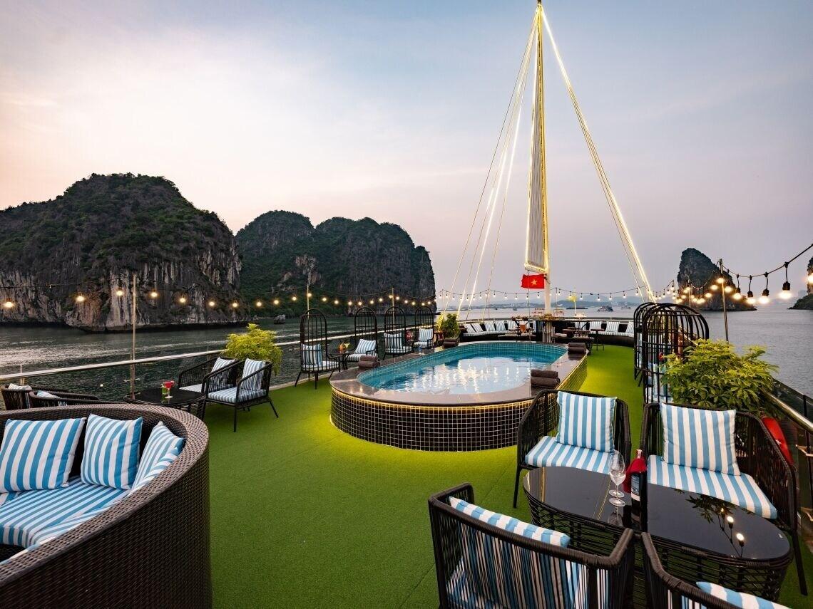 Maia Day Cruise — 5-Star Luxury Hotel in Ha Long, Vietnam