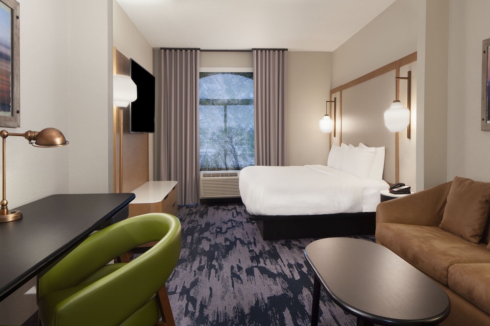 Fairfield Inn & Suites by Marriott Charleston - photo 10