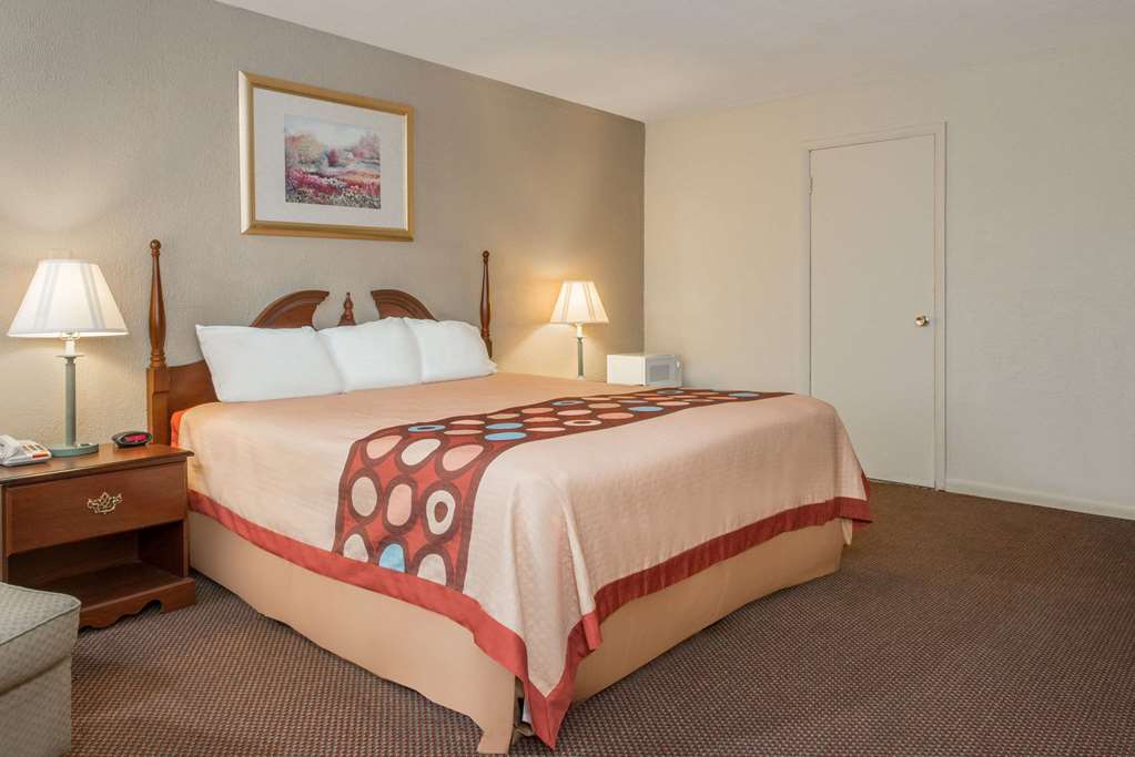 Super 8 by Wyndham Centerville Richmond - photo 6