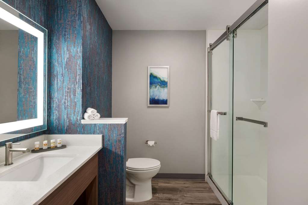 La Quinta Inn & Suites by Wyndham Brunswick Golden Isles - photo 15