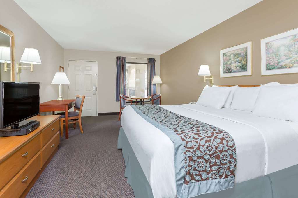 Days Inn by Wyndham Elberton - photo 7