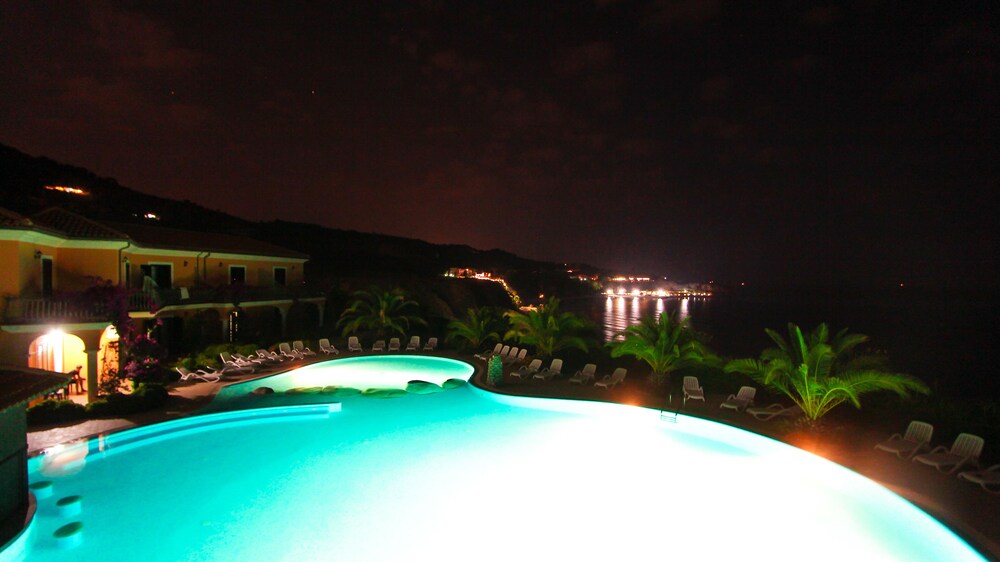 Villaggio Hotel Lido San Giuseppe — 4-Star Luxury Hotel in Briatico, Italy