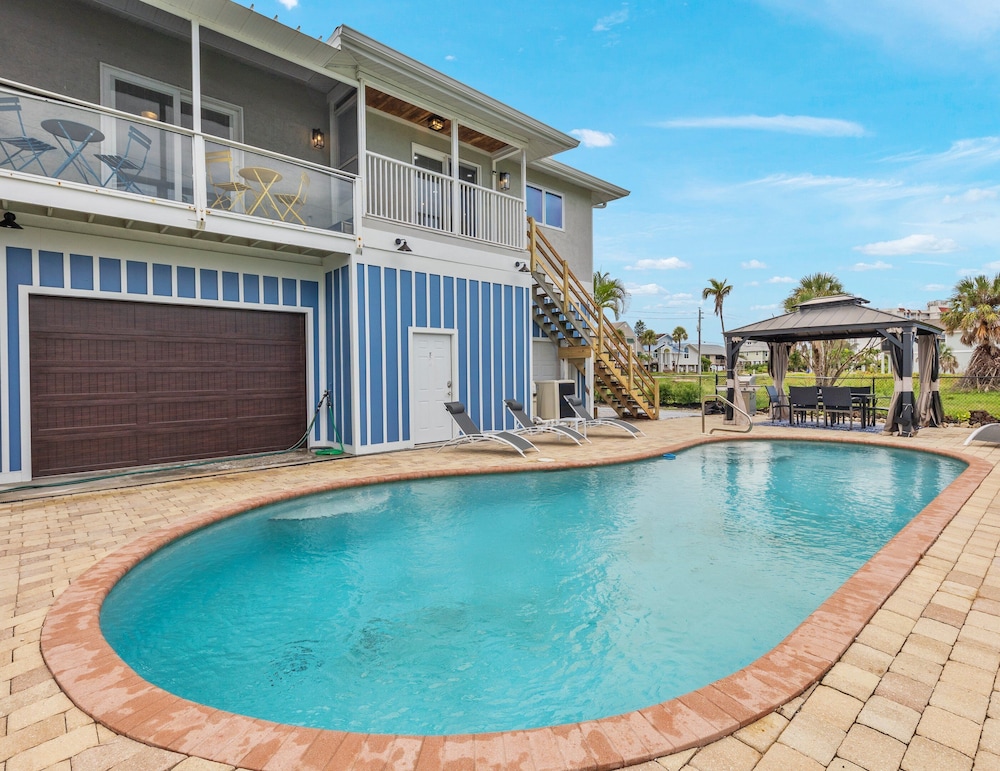 8057 Estero Blvd in Fort Myers Beach, United States