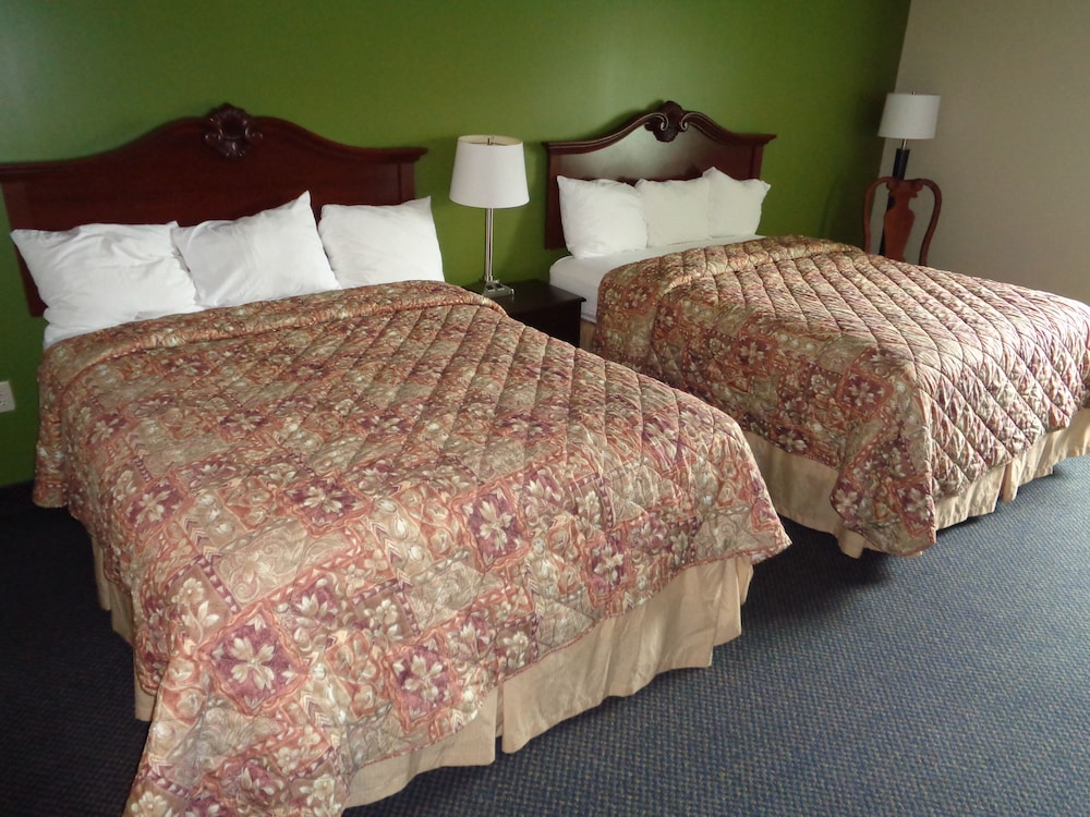 Fairgrounds Inn - photo 15