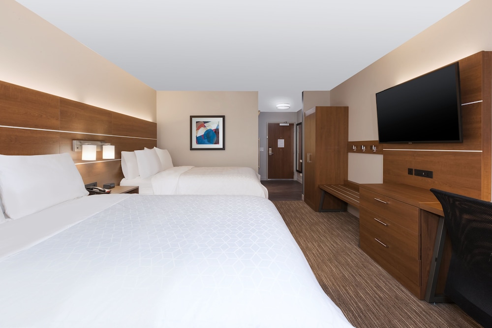 Holiday Inn Express & Suites Cedar Springs Grand Rapids N an IHG Hotel - photo 5