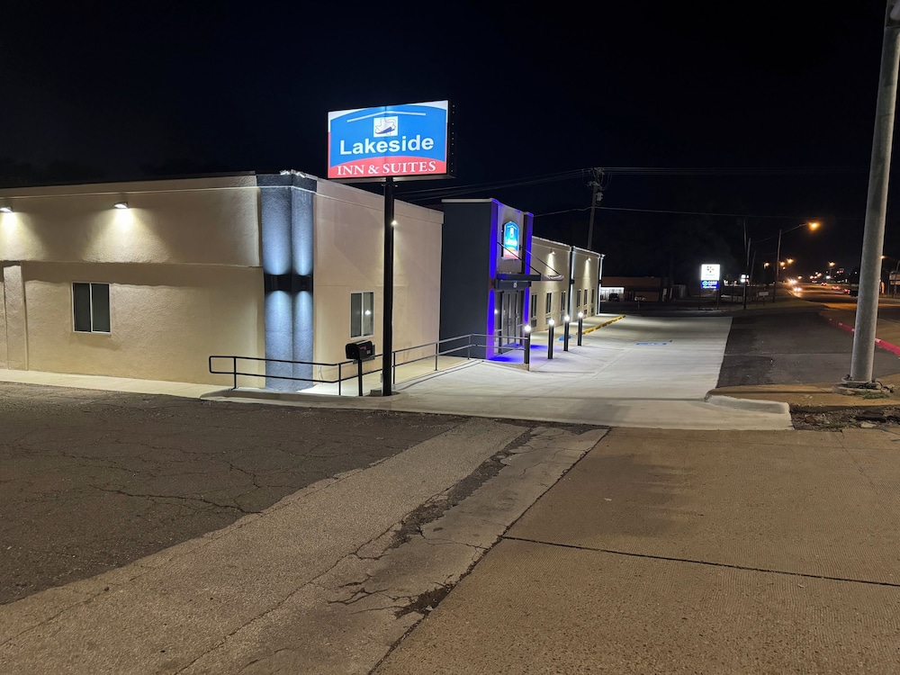Lakeside Inn and Suites - photo 29