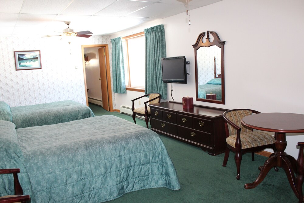 Sara Placid Inn & Suites - photo 17