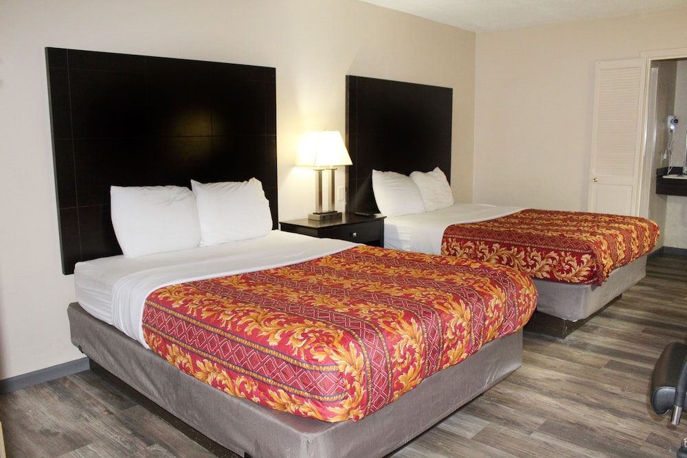 Huntington Inn - photo 9