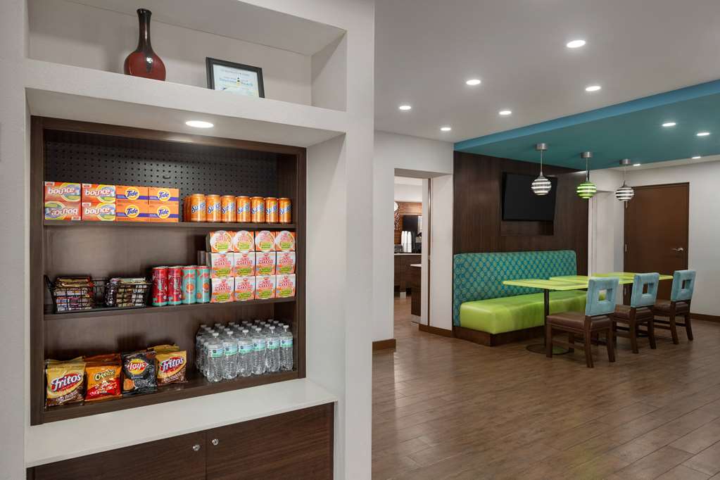 La Quinta Inn & Suites by Wyndham Oceanfront Daytona Beach - photo 13