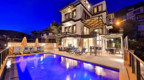 Kalkan 5 Bedroom Villa — 4-Star Luxury Hotel in Kalkan, Turkey