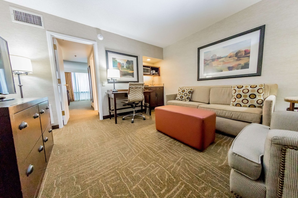 Embassy Suites by Hilton Lexington Green - photo 37