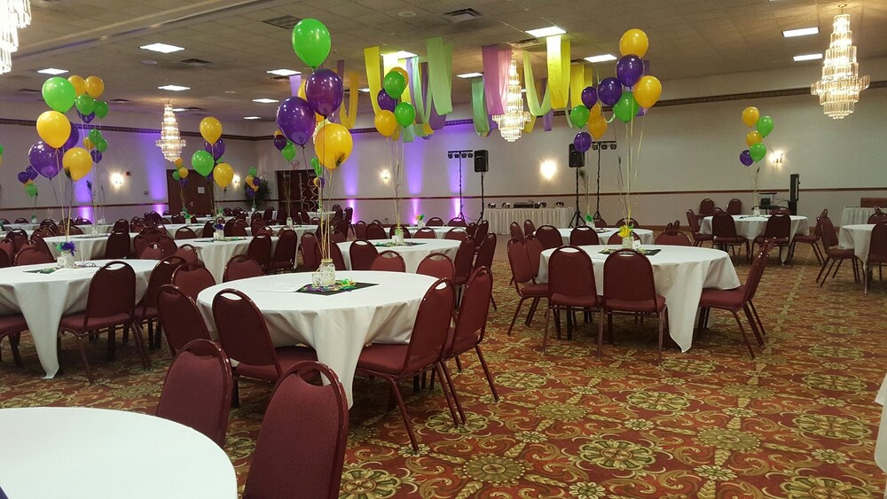 Best Western Plus Wausau Tower Inn - photo 42