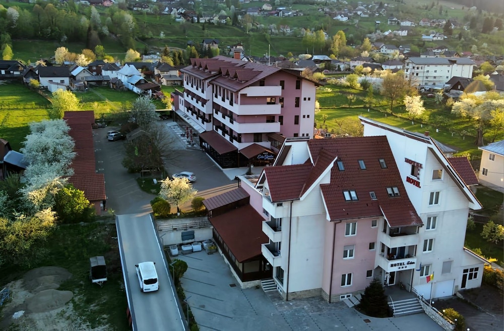 Hotel Eden Garden Spa — 4-Star Luxury Hotel in Campulung Moldovenesc, Romania