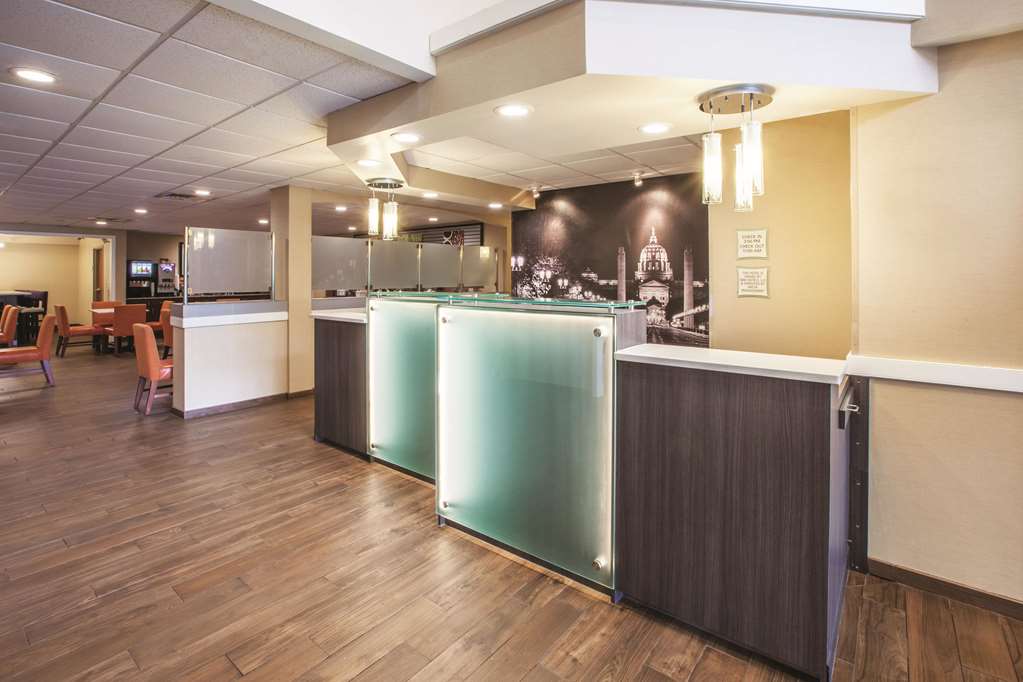 La Quinta Inn & Suites by Wyndham Mechanicsburg Harrisburg - photo 8