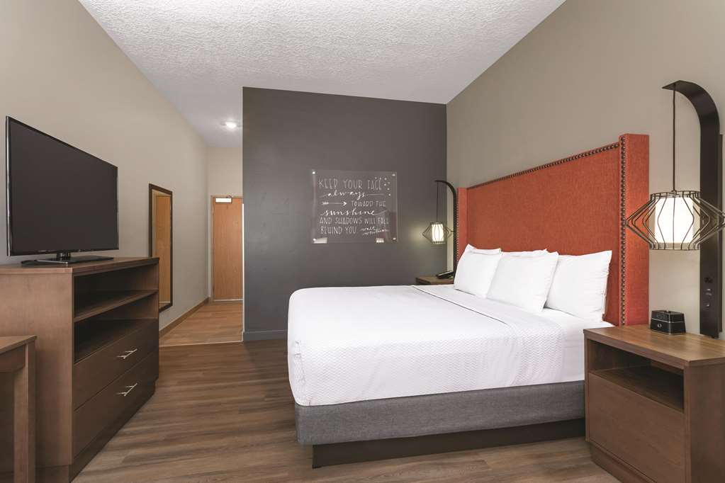 La Quinta Inn & Suites by Wyndham South Jordan - photo 12