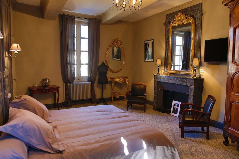Le 4 Feuilles En Camargue — hotel in Bernis