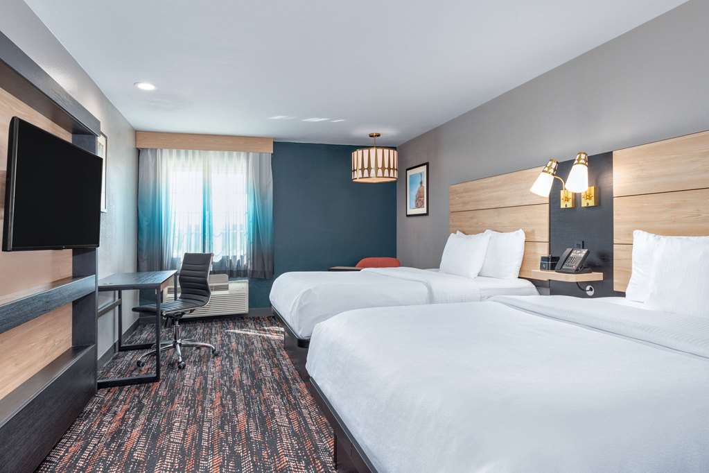 La Quinta Inn & Suites by Wyndham Woodway Waco South - photo 15