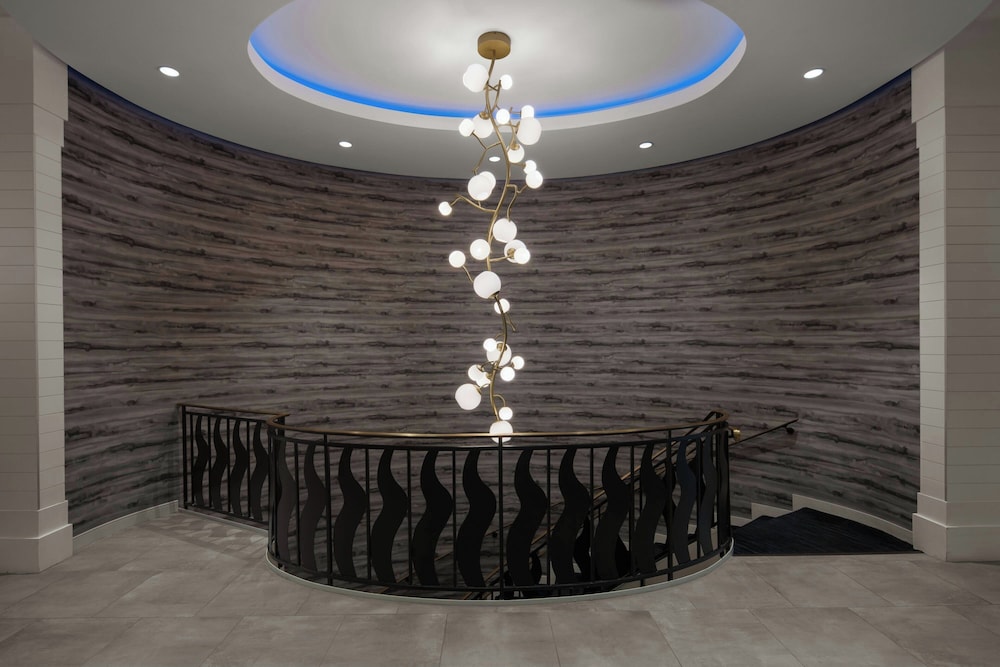 Renaissance Chicago North Shore Hotel - photo 52