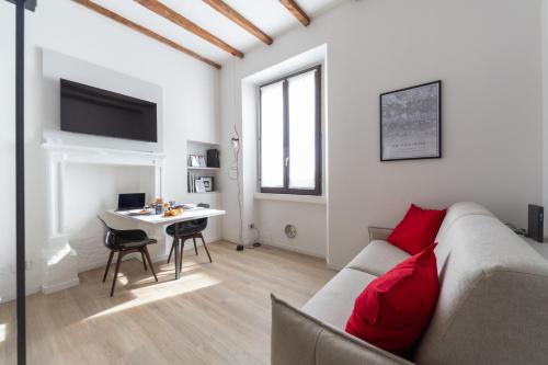 Stylish Studio Loft in Porta Romana — 4-Star Luxury Hotel in Milan, Italy