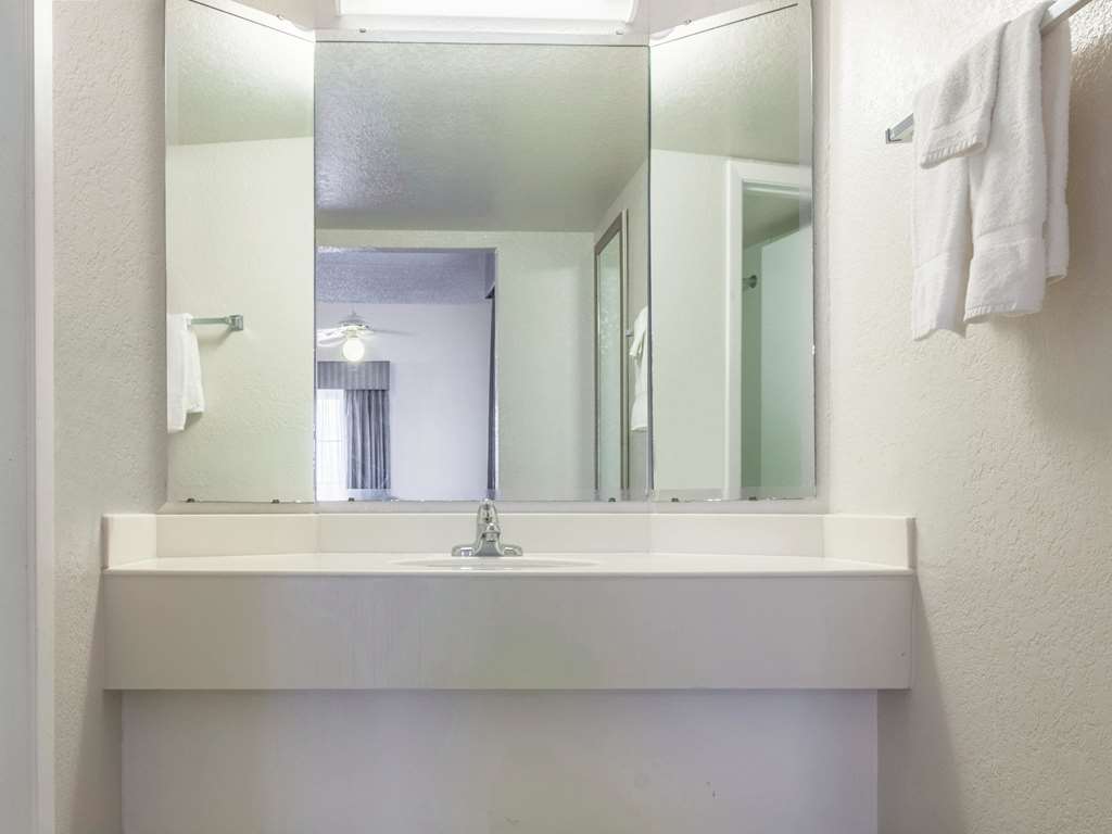 La Quinta Inn by Wyndham New Orleans West Bank Gretna - photo 23
