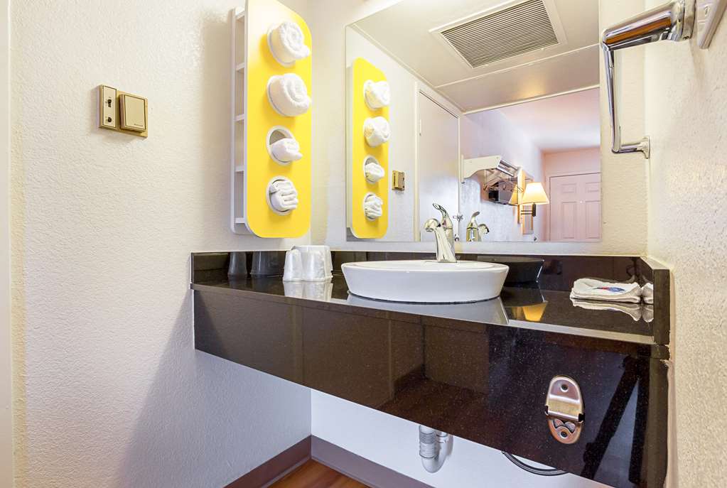 Motel 6 Mesa North - photo 17