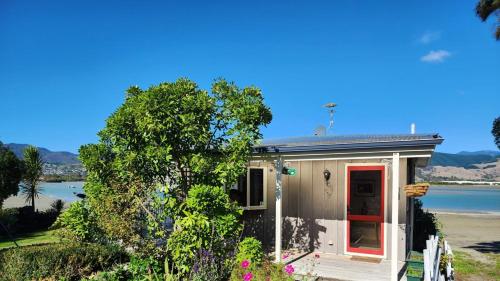 Nelson Beachside Retreat in Nelson, New Zealand