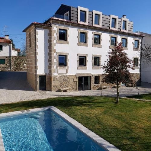 Beecaramulo Apiturismo in Tondela, Portugal