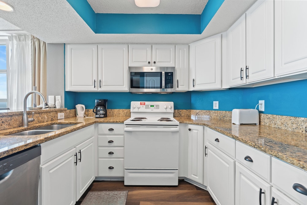 Units at Carolinian Beach Resort by Elliott Beach Rentals - photo 17