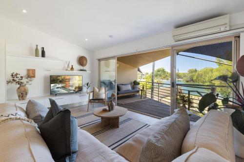 Riverfront Luxury Poolside Near Hastings — 4-Star Luxury Hotel in Noosa Heads, Australia