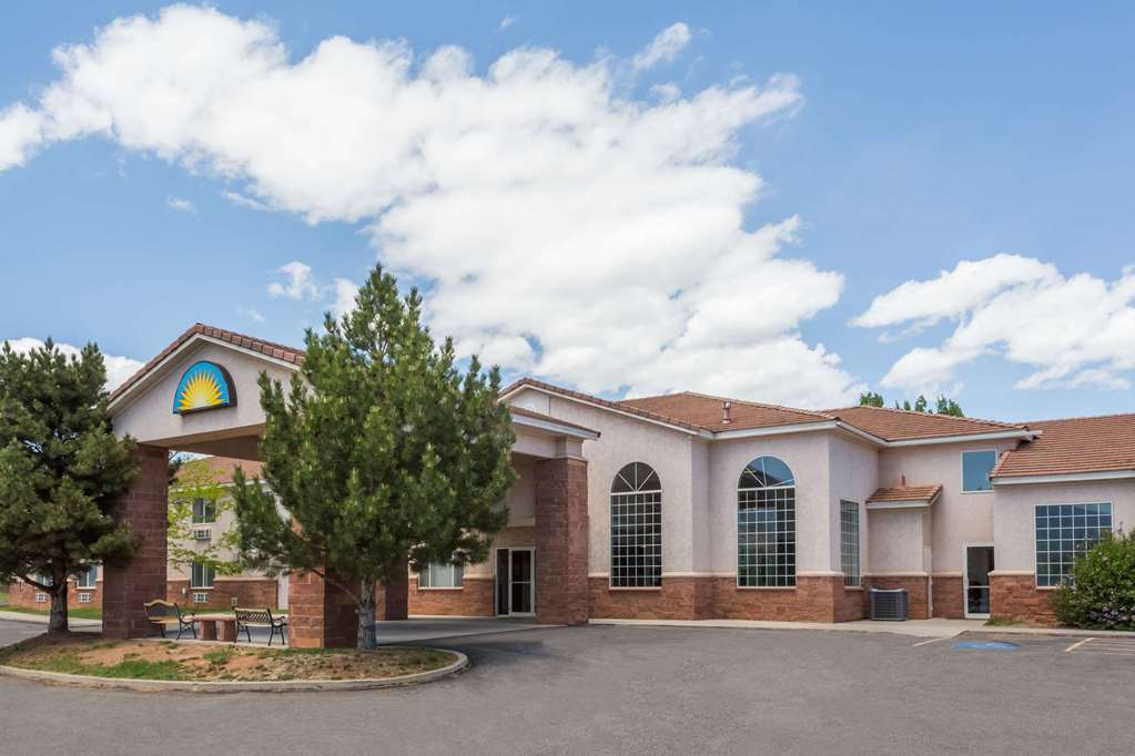 Days Inn by Wyndham Torrey Capital Reef - carbon neutral hotel in Richfield