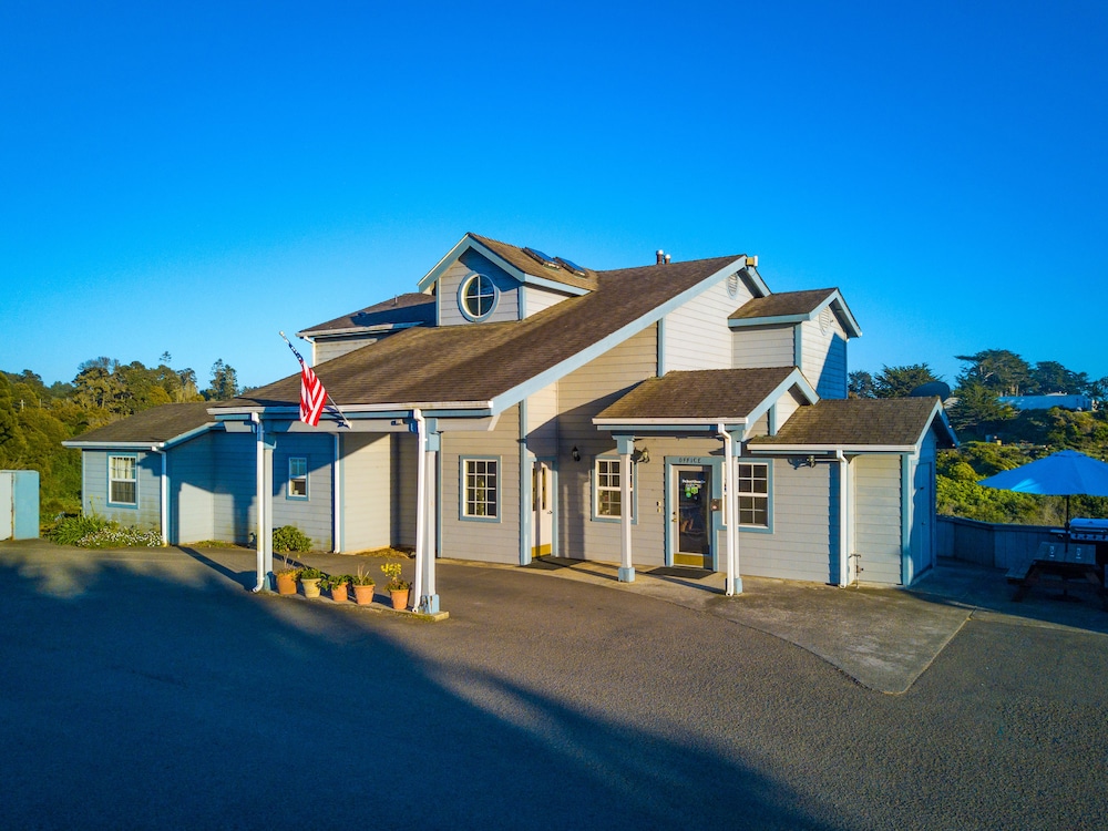 The Beach House Inn - photo 41