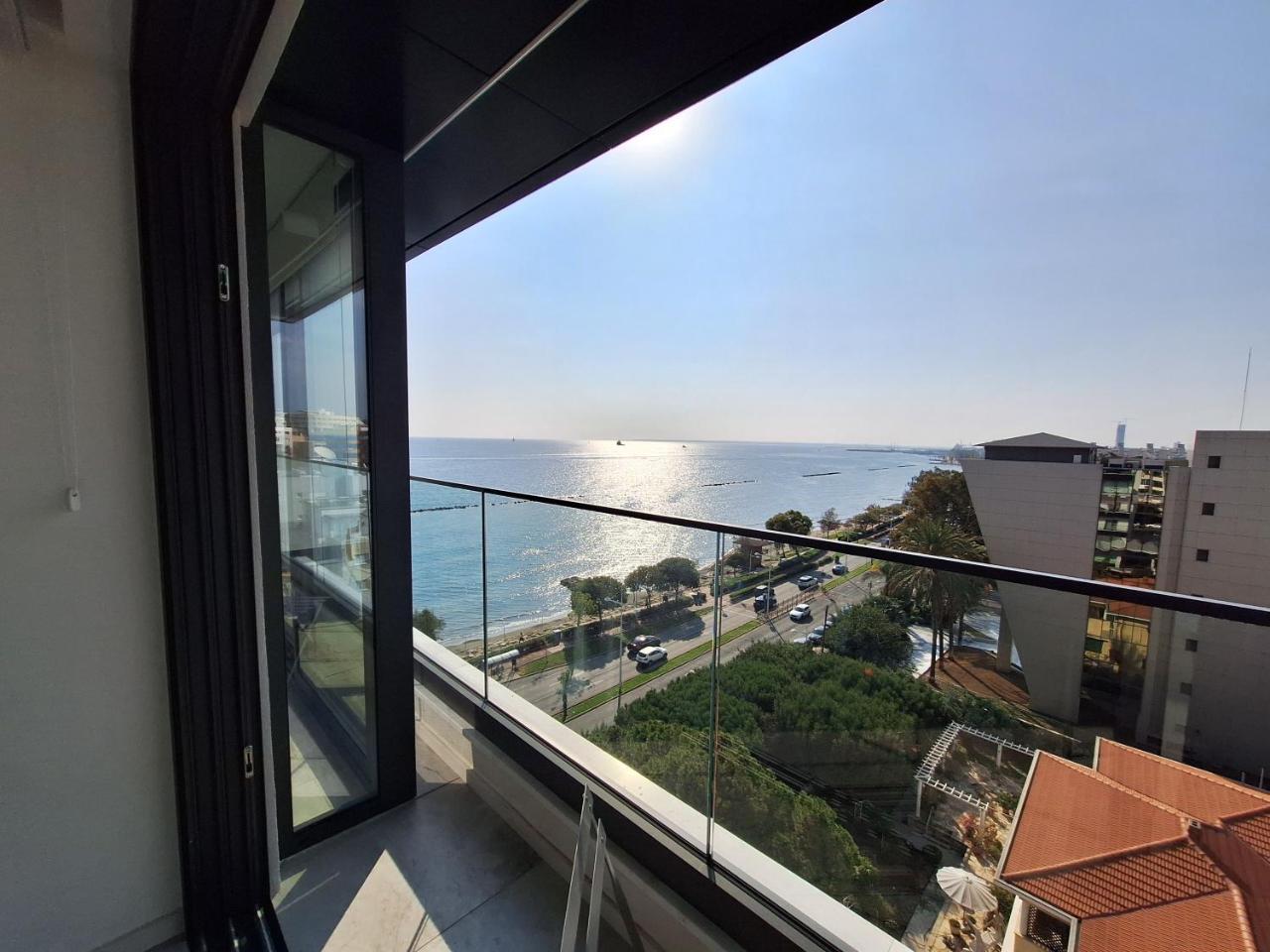 Luxury Beachfront Apartment