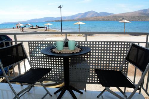 Aquamarine Beach Flat — 4-Star Luxury Hotel in Itea, Greece