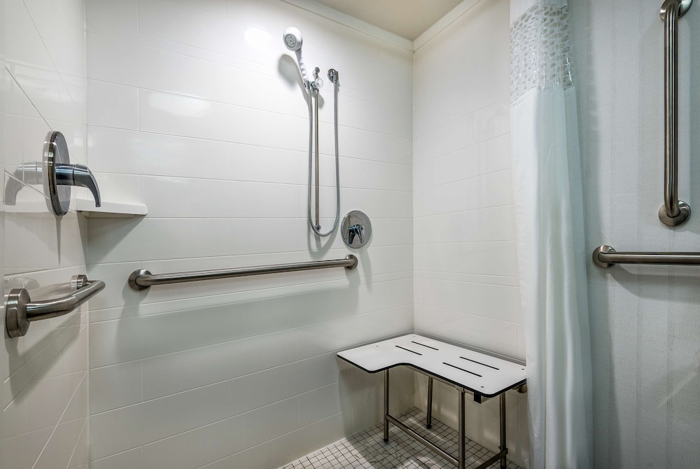 Hampton Inn & Suites Florence Center - photo 26