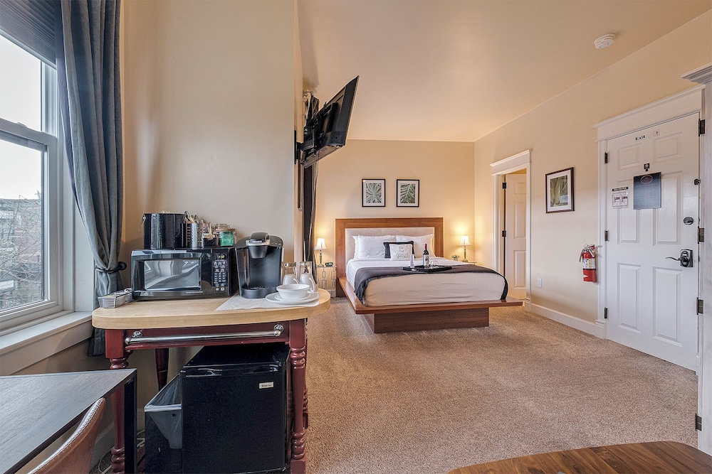 The Orenco Station Hotel - photo 16