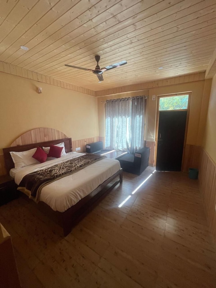 Boho Riverhouse in Banjar, India