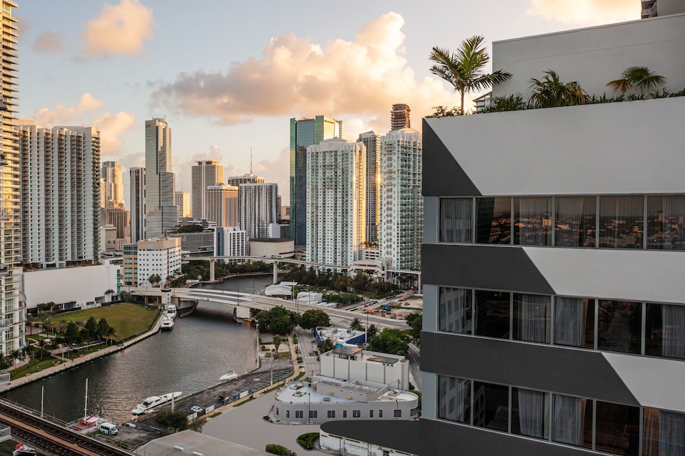 AC Hotel by Marriott Miami Brickell - photo 38