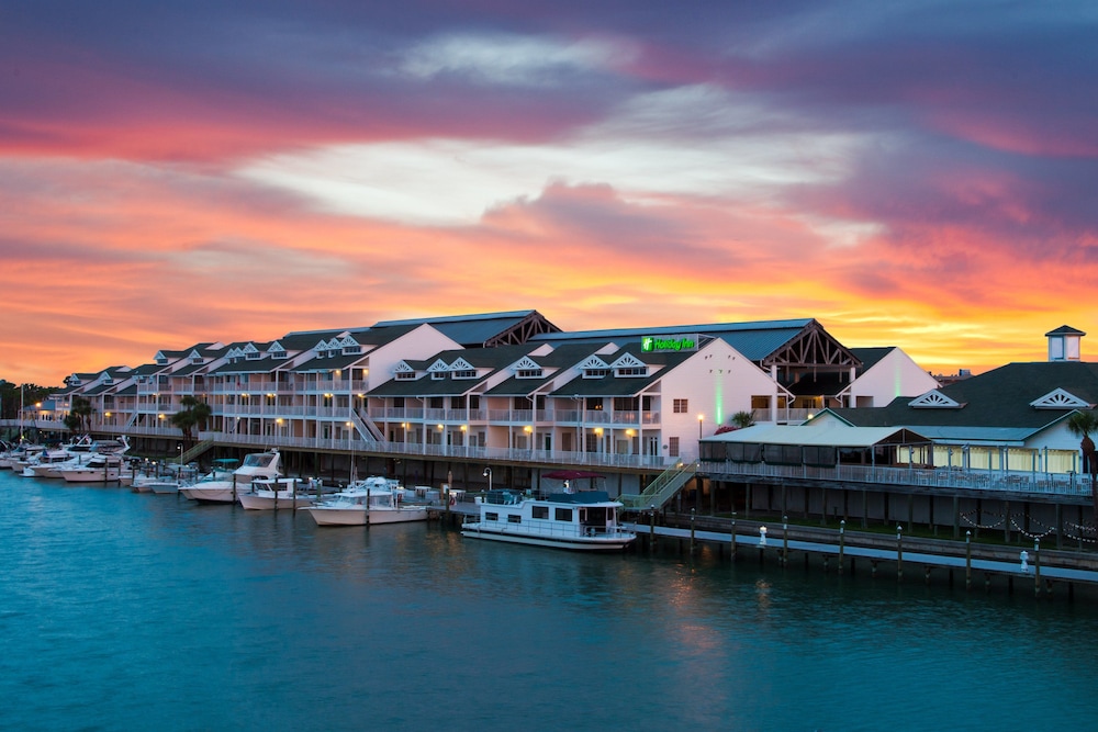 Holiday Inn & Suites Clearwater Beach S Harbourside by IHG — hotel in Indian Rocks Beach
